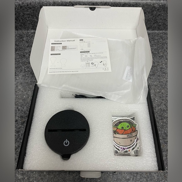 Yoda Star Wars 3D Night Light Lamp, 20 Colors/Modes, Sticker, Cord/Batteries NIB - Picture 8 of 8